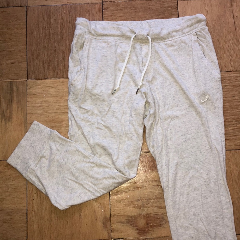 NIKE Crop Sweatpants!